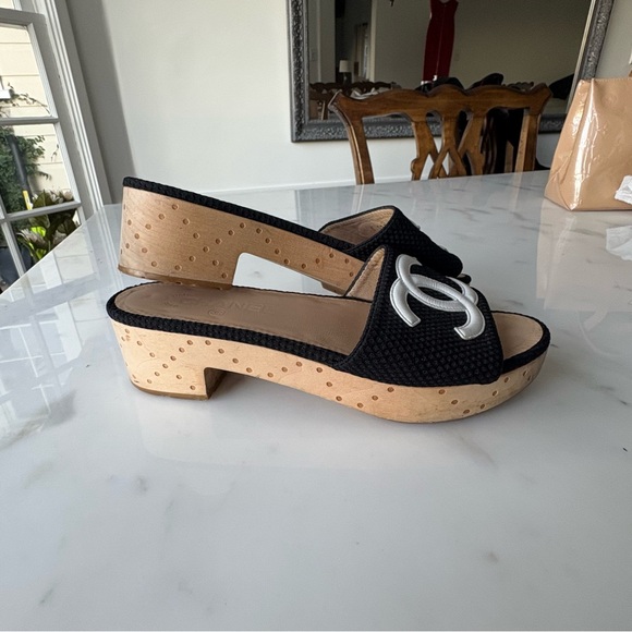 Chanel Black and White Slide Sandals Size 39.5 - Picture 5 of 16